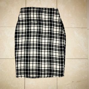 Plaid black and white pencil skirt